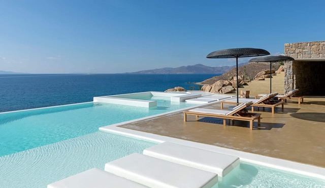 Melanthe Seafront Villa, 9 Bedrooms, Private Infinity Pool, Choulakia, Mykonos