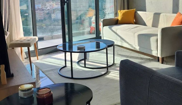 Modern 2Bed Condo in an Ultra Luxurious Building