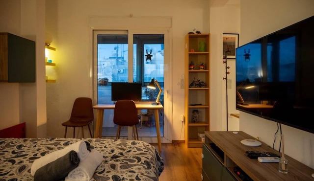 Modern Bright Cozy Top-floor Apartment & Terrace.