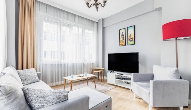 Modern Flat w Balcony in the Heart of Kadikoy
