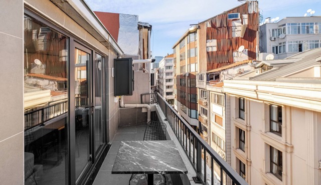Modern Penthouse w/Private Terrace Near Metro