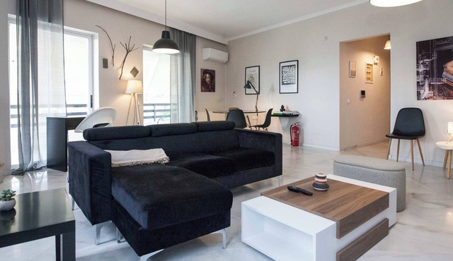 Modern Stylish 3Bd Balcony Retreat in Neo Irakleio