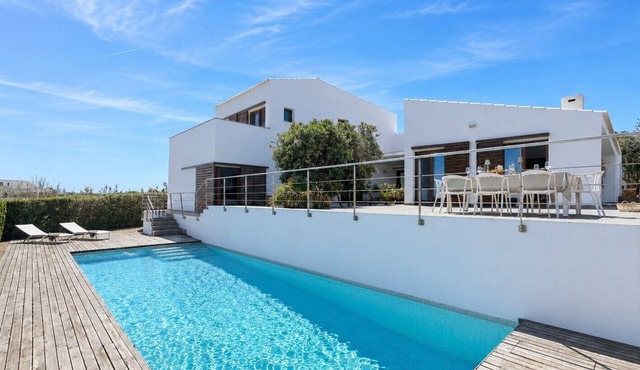 Modern Villa for 9 Guests on the Cliffs of Cala Morell, Menorca