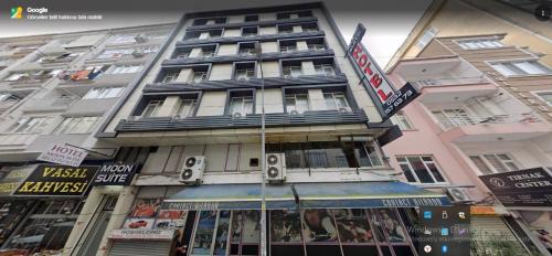Moon Suit Hotel