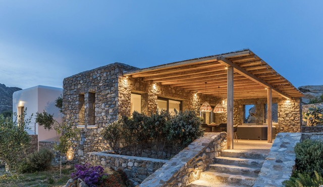 Mykonos Cottage 3 Bedroom Villa with Jacuzzi