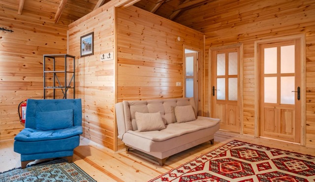 Natural Bungalow w Fireplace Near Iznik Lake