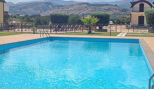 Nice apartment in Isca Marina