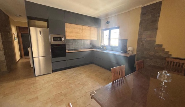 Nikopoleos Home