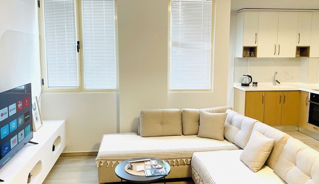Nova - Charming 2-bedroom apartment in Divjakë with WiFi, AC, free parking.