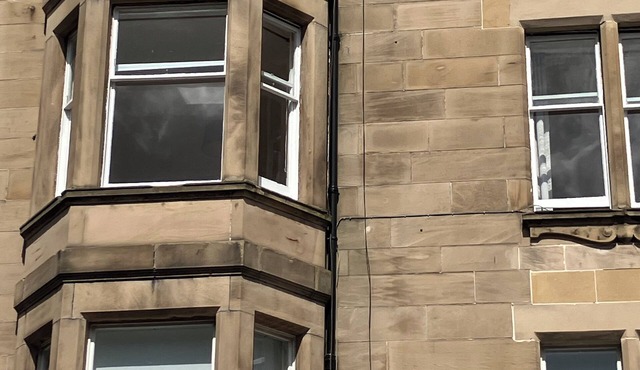 NOW AVAILABLE! 3-bedroom, 2nd floor flat in much loved district of Edinburgh