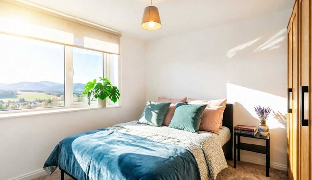 Nr Gala Water walks & countryside trails -WiFi-5BR