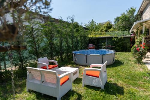 "Olive & Bloom" entire vila with Pool & Private Parking