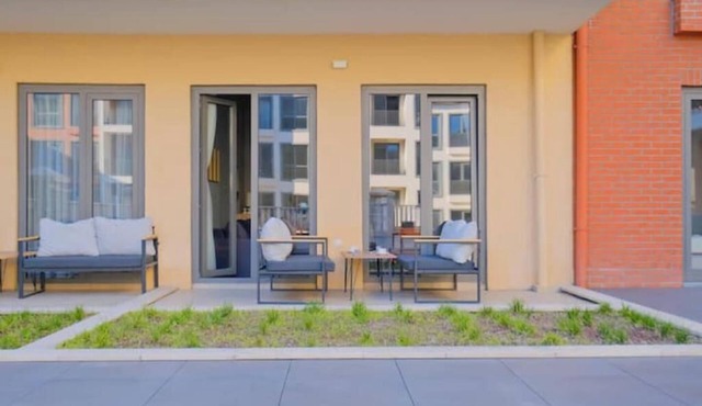 Panora - Stunning 2BR Apt w/ Balcony