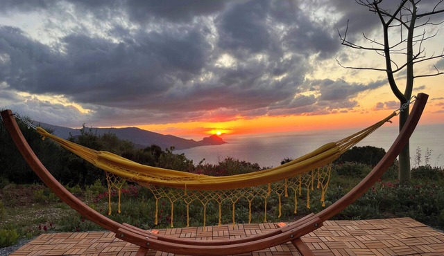 Panoramic villa with sunset and sea view