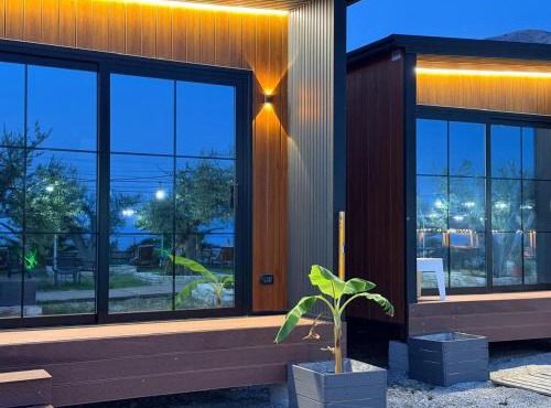 Paradise Beachfront Chalet Rooms Borsh