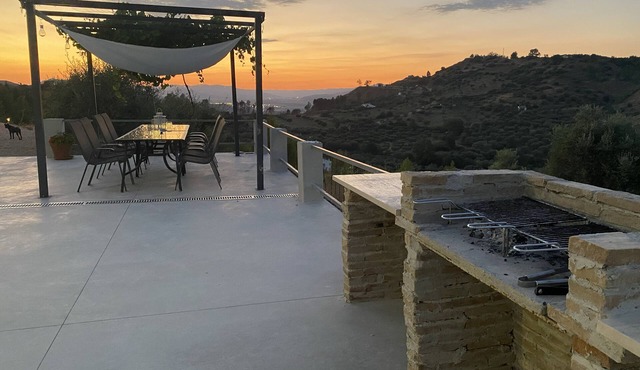 Pisticci -Matera. Rustic house with a magnificent view in olive grove