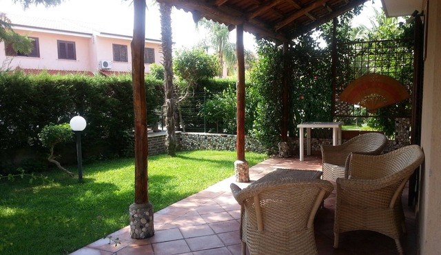 Pizzo Calabro: Villa at the sea with garden inside the residence Porto Ada