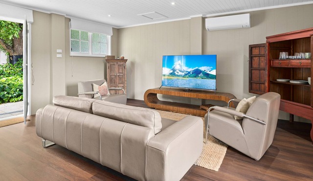 Pristine 1-Bed Studio cottage with pool