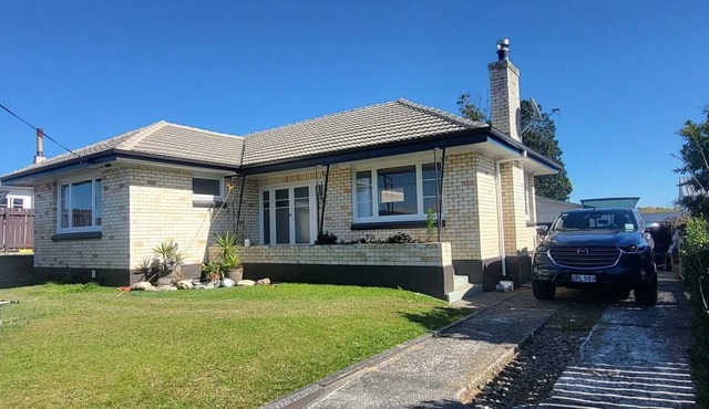 Putaruru family home