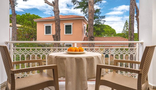 Pyrgaraki Studio for 3 guests, 50m from the beach!