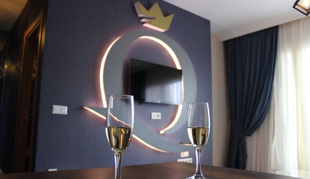 Quars Suite