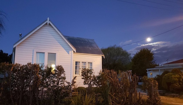 Railway Row Holiday Home, The Junction, Ohakune.