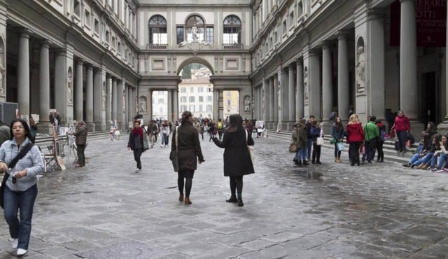 Refined 2-Bedroom Apartment with Stunning Views in Florence's Heart
