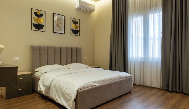 Rentoasis Charming 1-bedroom apartment with WiFi and AC in enchanting Durrës