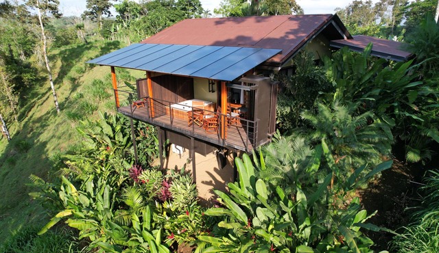Romantic Private Villa w/Hot Tub, Pool Access - Near La Fortuna and Arenal