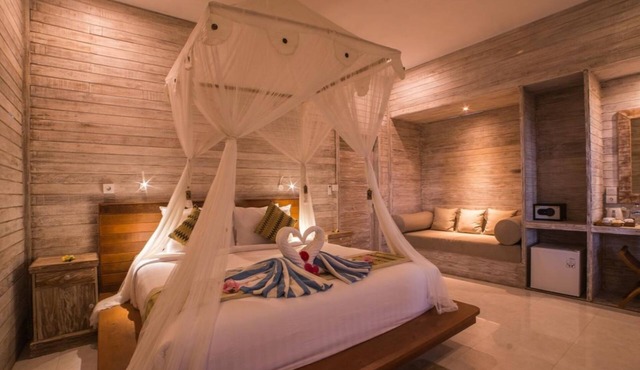 Romantic tree house in Nusa Lembongan, walk far to the beach