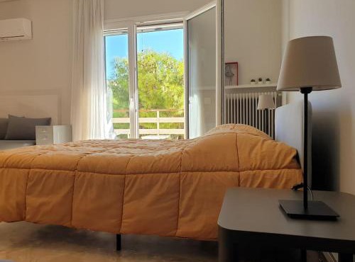 Rooftop Studio Apt - 5 Min Walk to Holargos Metro