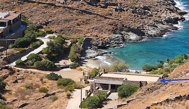 Rosemary apt charming, deluxe, "private" beach 40 m away very quiet location