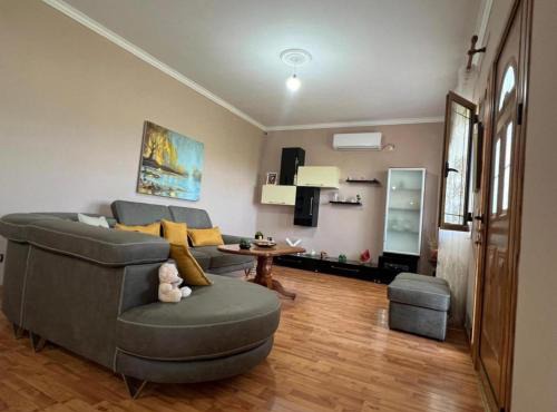 Saimir House