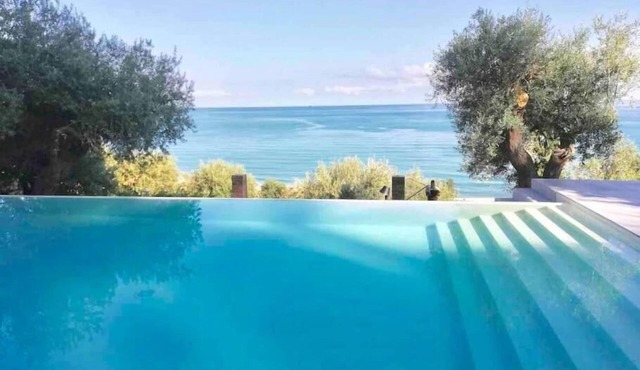 Sea Pool and Relax Cefalù