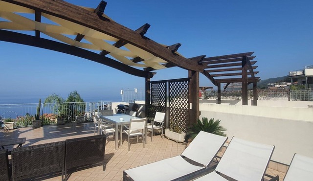 Sea View Apartment - Superbly Located in Pizzo, Calabria