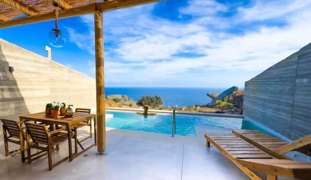 Sea view villa with private pool and hydro massage