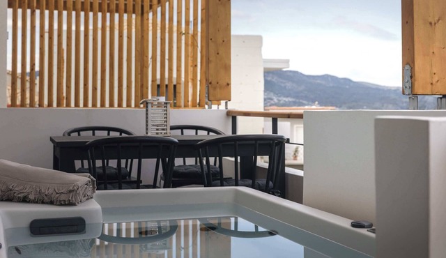 Seabreeze Paleros Modern first floor apartment with jacuzzi