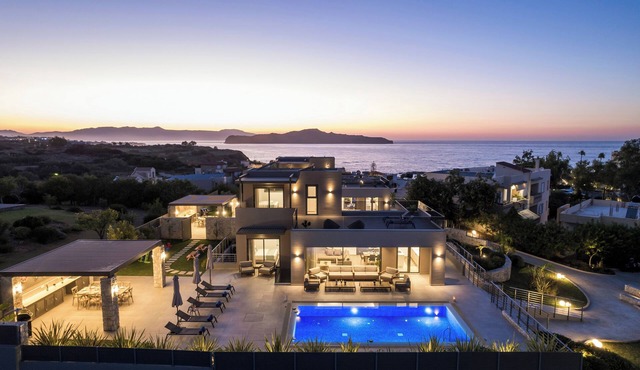 Seafront Luxury Villa Chania ✦ Heated Pool Jacuzzi Sauna Gym ✦Sleeps 10–12