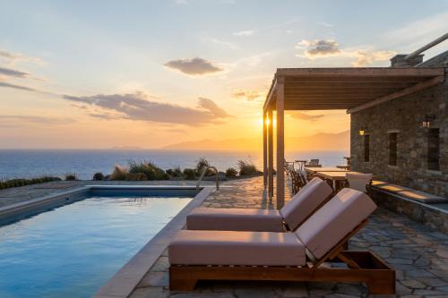 Seahorse Upper Floor Villa with Private Pool - Andros