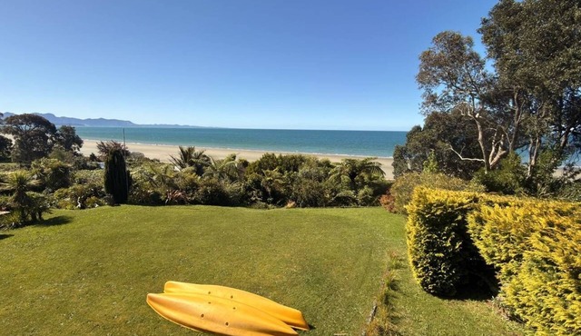 Seaview Escape in Patons Rock