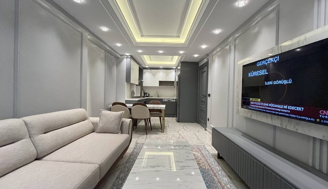 Serene Luxury Flat next to ISTANBUL Fisekhane & Marmaray Metro Station