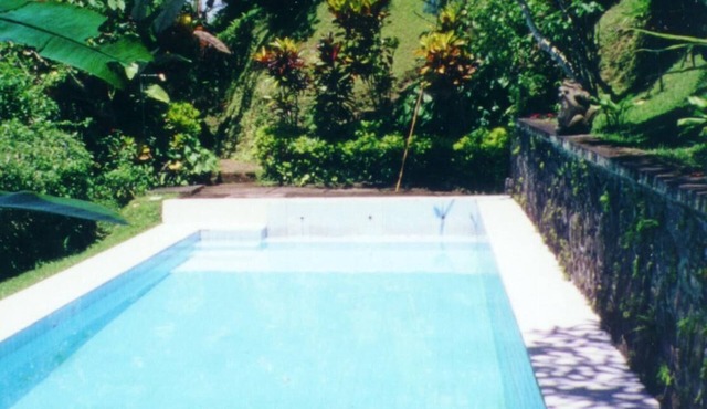Serene Private "Old Bali" Estate w/pool&Staff, Tucked Away short Walk From Ubud.