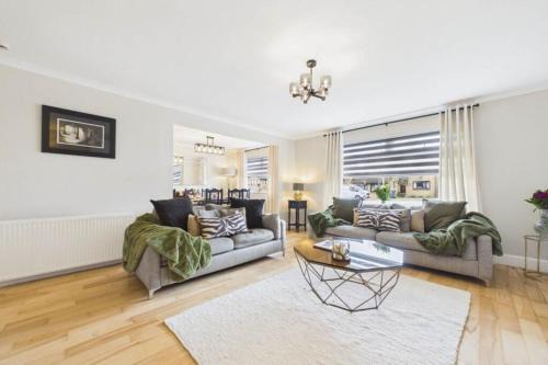 Silverbirch House - luxury 5 bedroom property