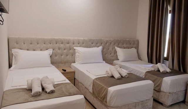 Sofra e Vjeter Restaurant and Guesthouse in Bregu i Lumit
