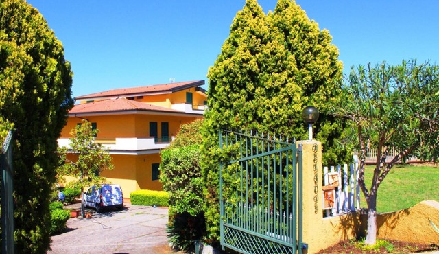 Sole apartment with sea and mountain views, free wi fi (n ° 6)