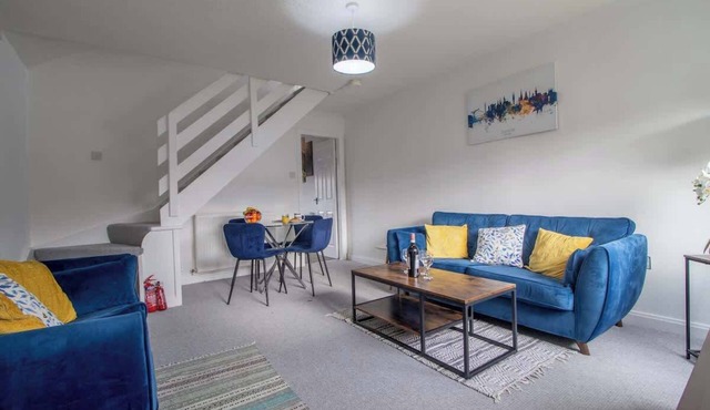 Spacious 2-Bed City Home | Free Parking & Stadiums