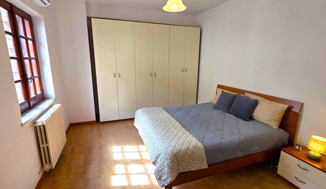 Spacious 3‑Bedroom with Wraparound Balcony, Sea Views & Steps to the Train