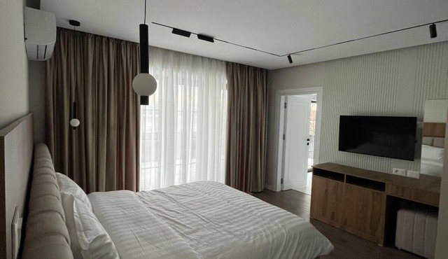 Spacious 5-bedroom cottage in peaceful Memlisht perfect for families