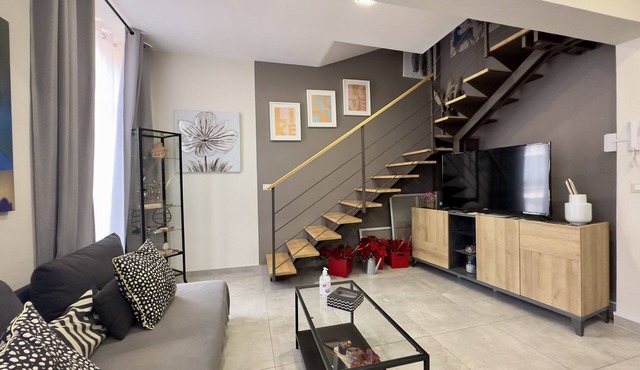 Spacious apartment within walking distance of Duomo and Pescheria