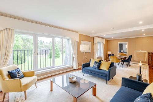 Spacious Gleneagles Apartment